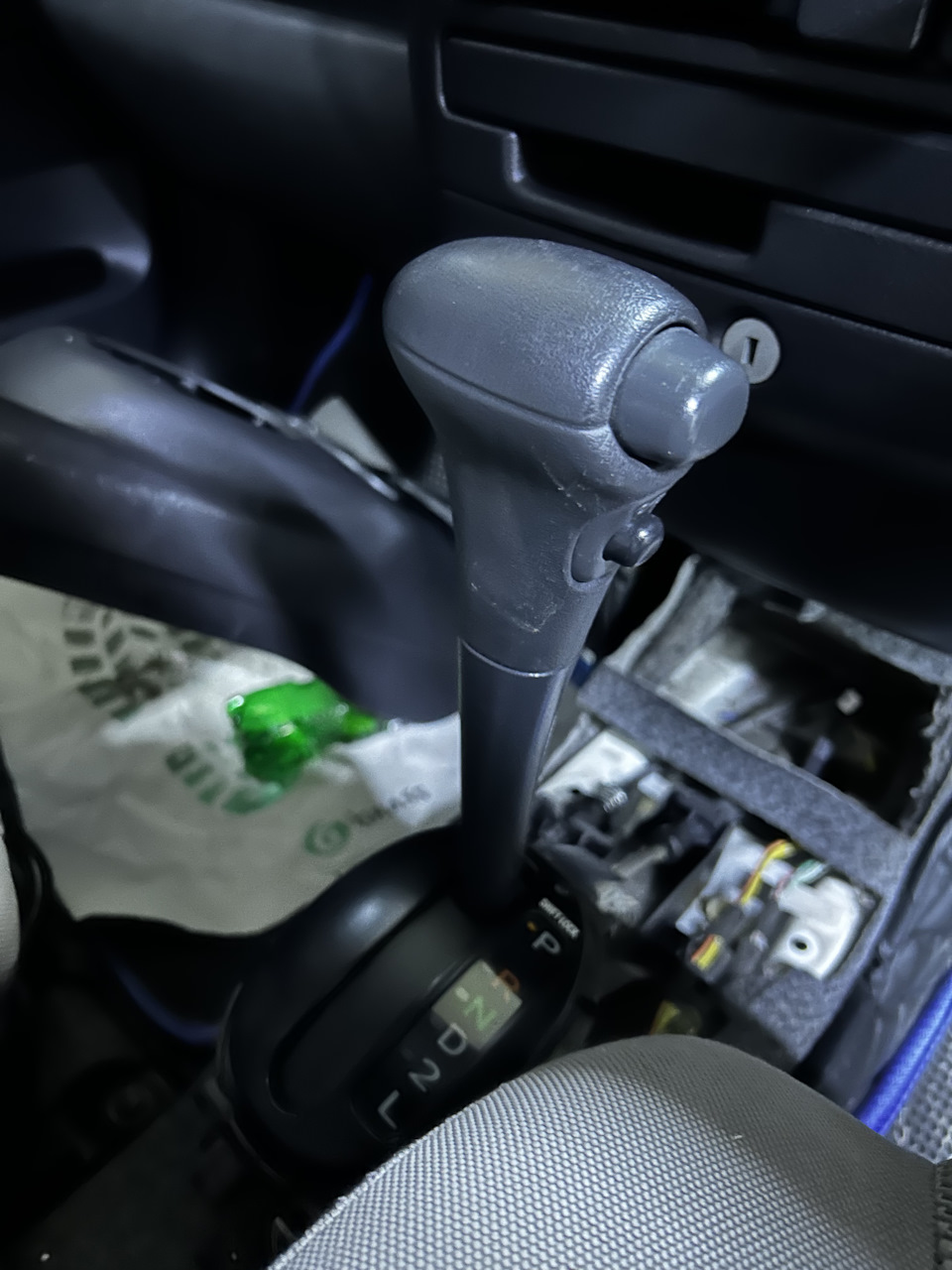 Замена ручки кпп — Toyota Probox, 1,5 л, 2008 года | аксессуары | DRIVE2