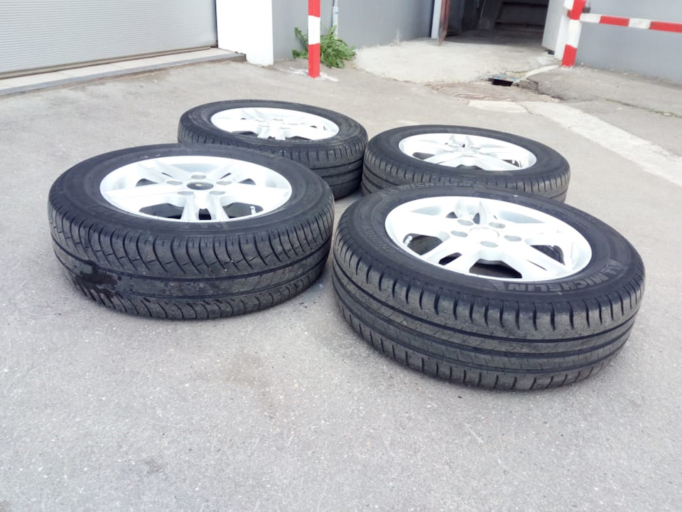 Ищу обмен с моей доплатой на R17 — KIA Ceed (1G), 1,6 л, 2011 года ...