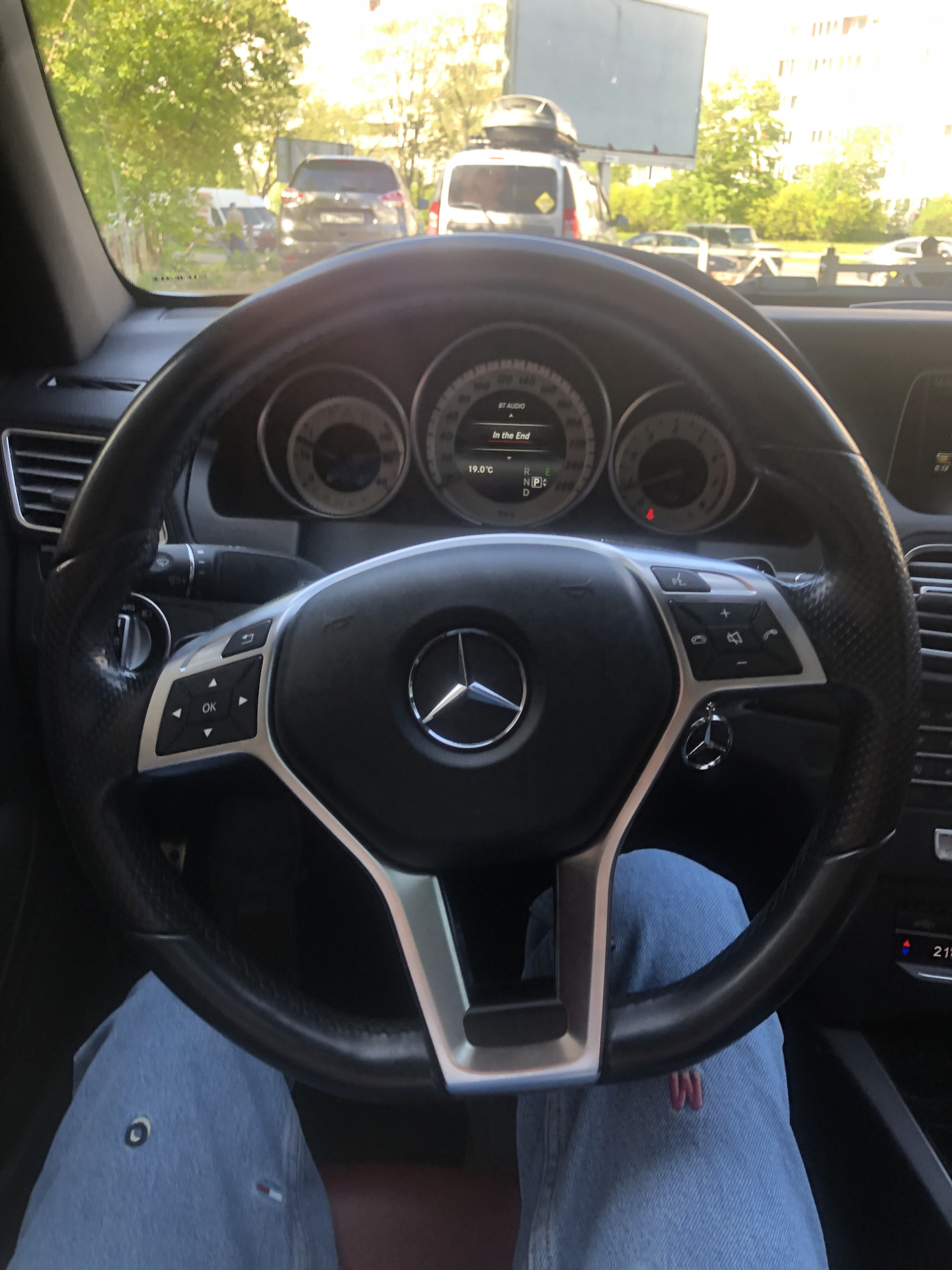 Машина прямо а руль влево 🙄 — Mercedes-Benz E-class Coupe (C207), 2 л ...