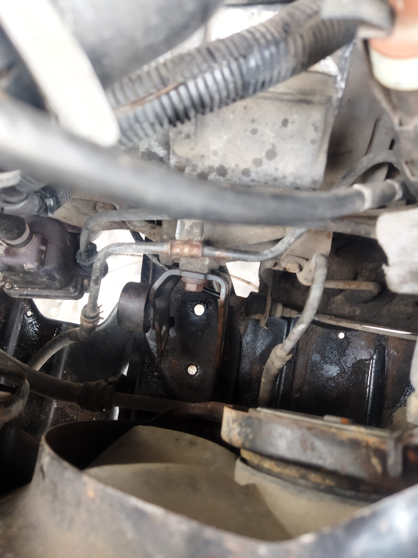 Замена передней подушки ДВС. — Toyota Caldina (210), 2,2 л, 2000 года ...