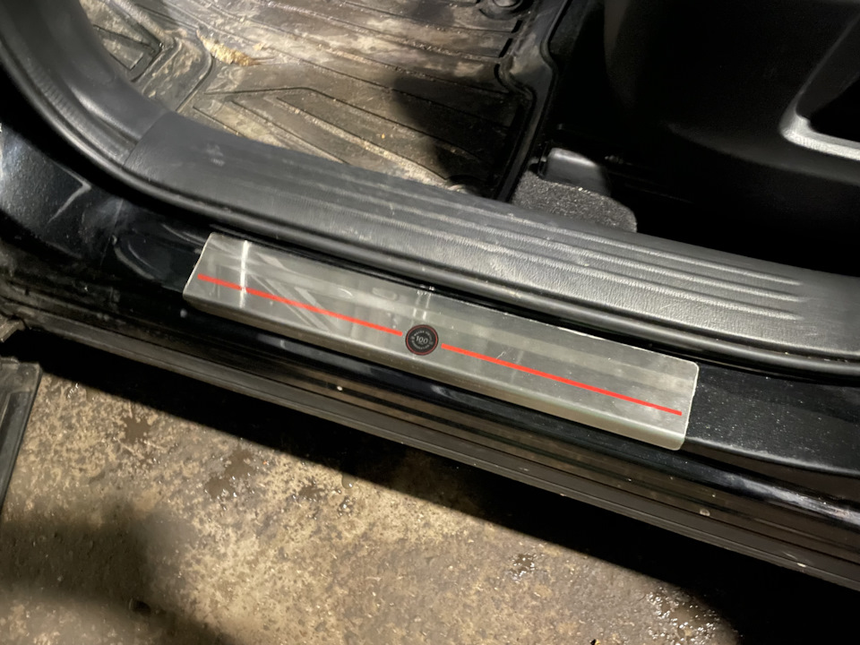 Накладки на пороги mazda 100 years — Mazda CX-5 (2G), 2,5 л, 2019 года ...
