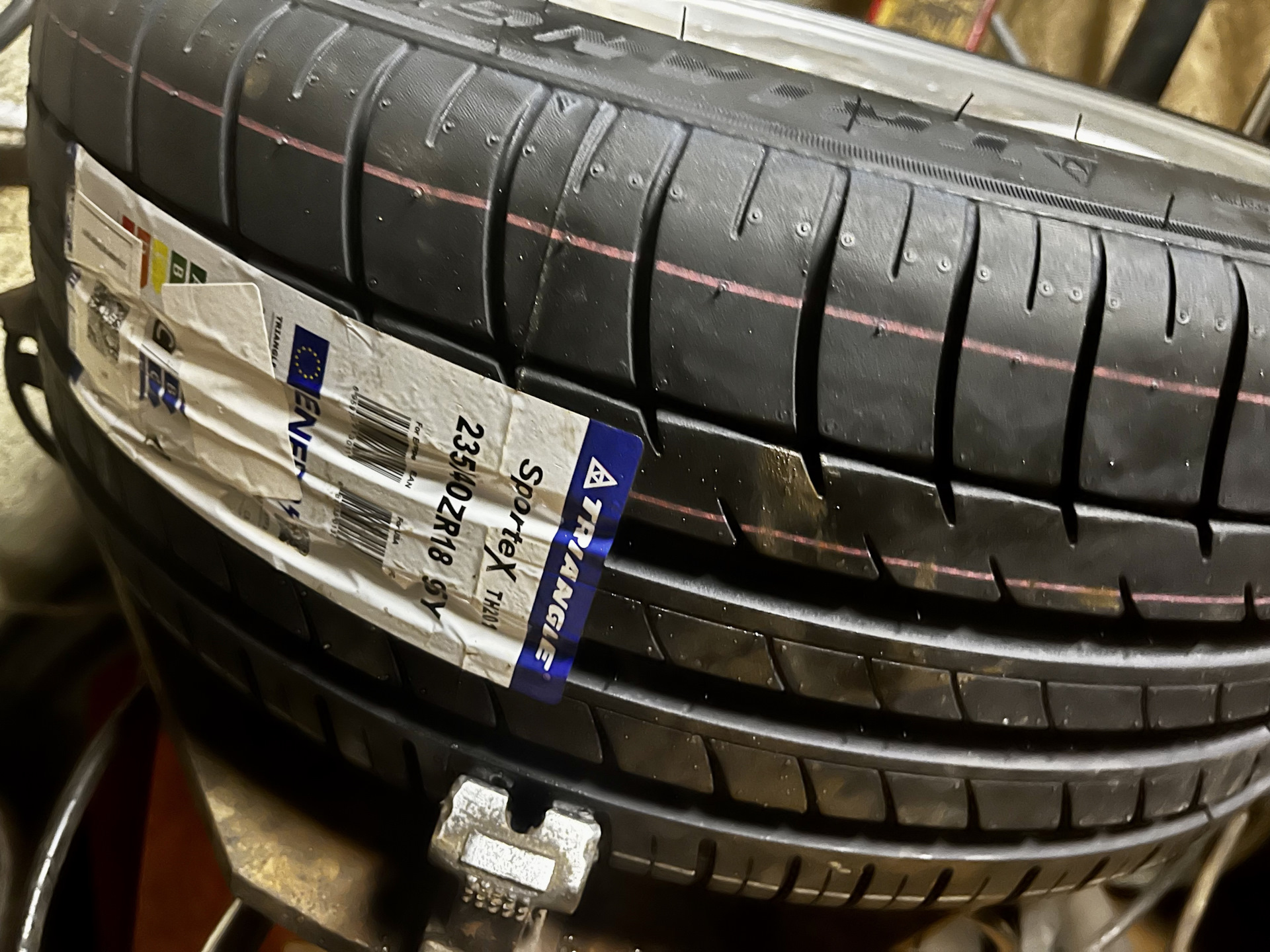 R18 235/45 Triangle th201 98y m+s. Th 201 протектор.