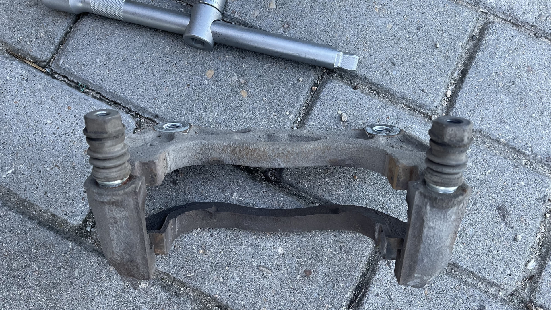 Стучит суппорт — Subaru Levorg (1G), 1,6 л, 2017 года | поломка | DRIVE2