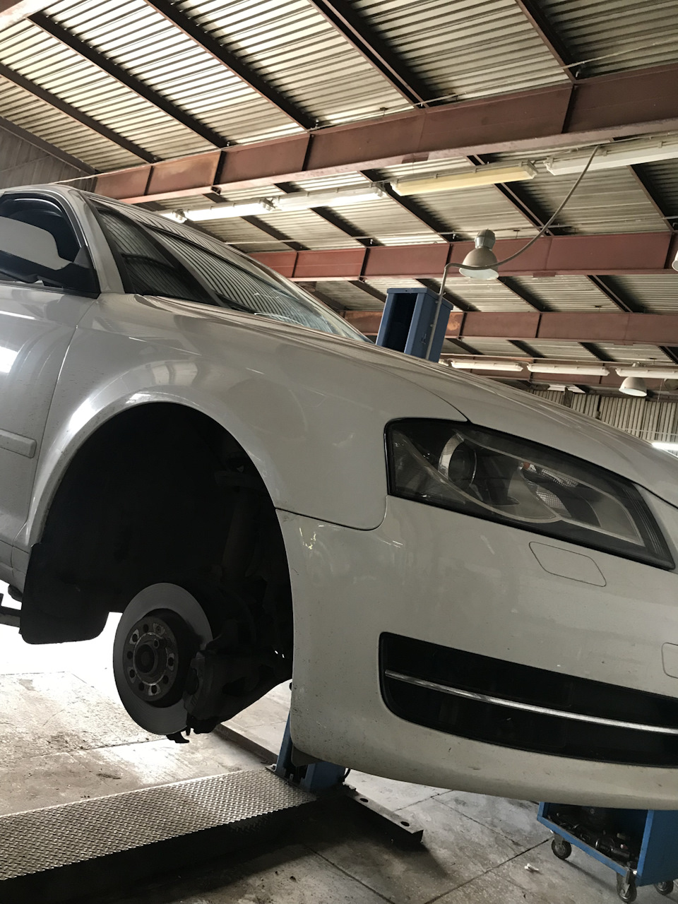 Замена пыльника гранаты — Audi A3 (8P), 1,6 л, 2011 года | расходники ...