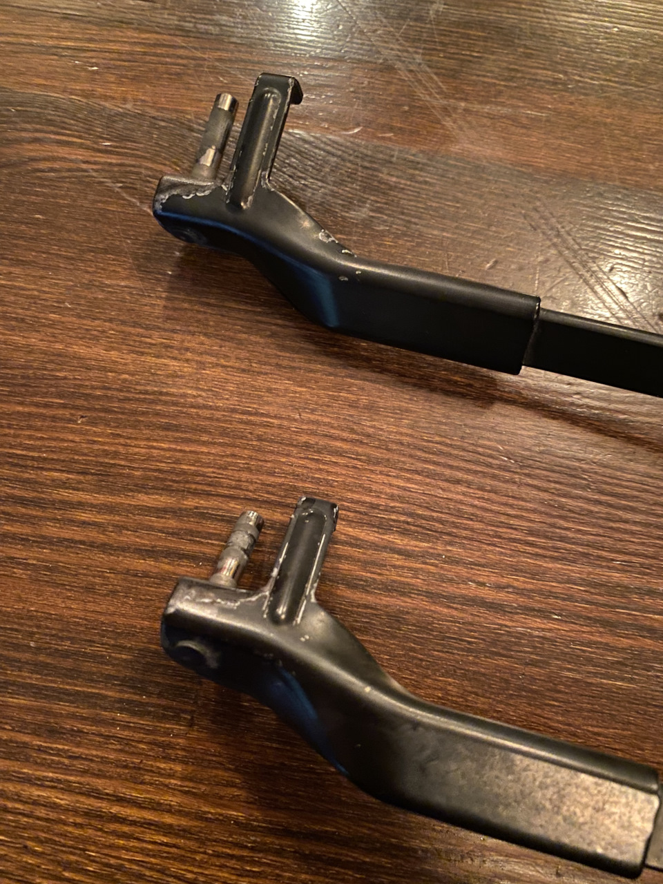 Покраска поводков дворников — Mercedes-Benz E-class (W211), 2 л, 2007 ...