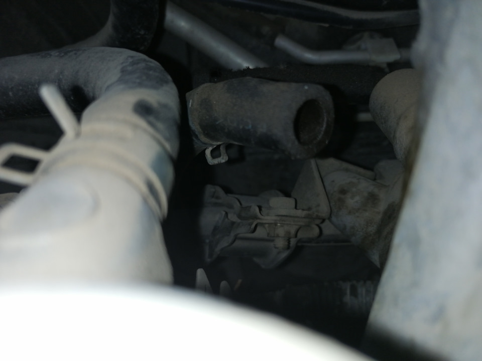 Эмульсия на крышке заливной горловины. — Nissan Teana (J31), 2,4 л ...