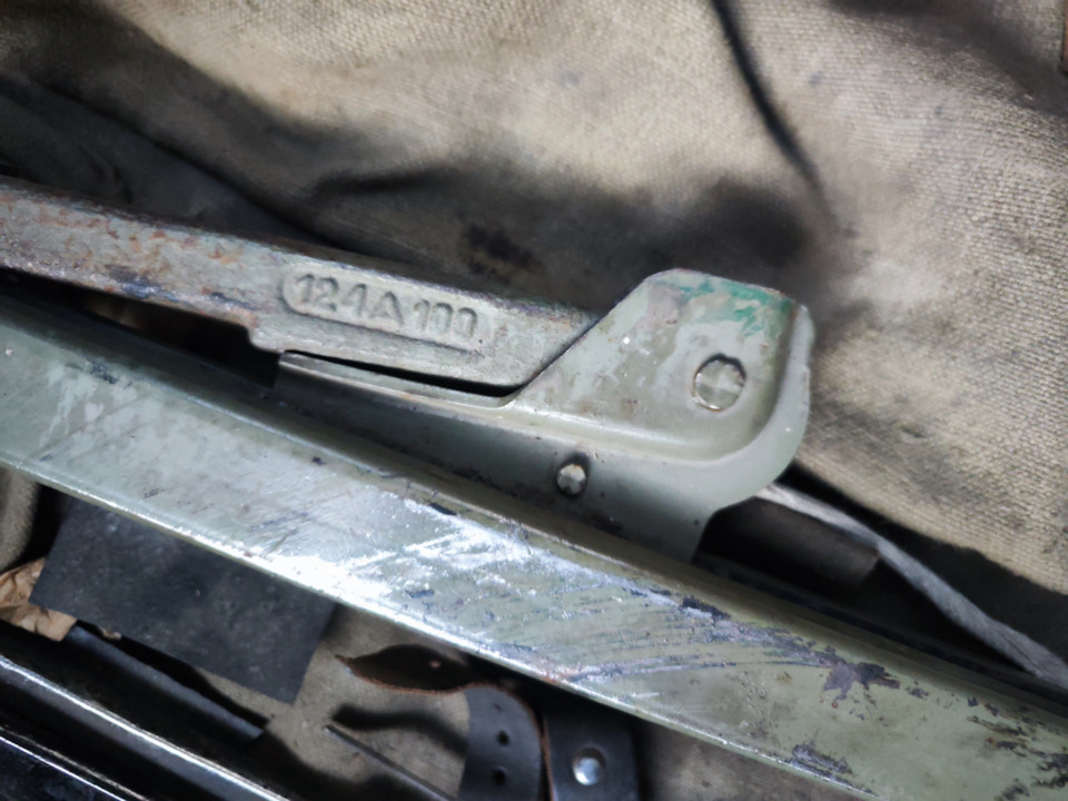 Домкрат я так понимаю ещё от Фиат 124 — Lada 2101