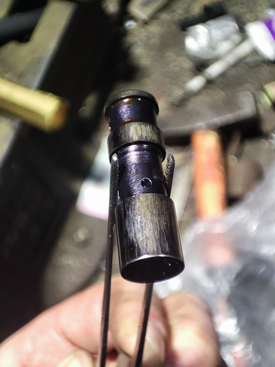 Полируем шток регулятора давления — Mitsubishi L200 (4G), 2,5 л, 2010 ...