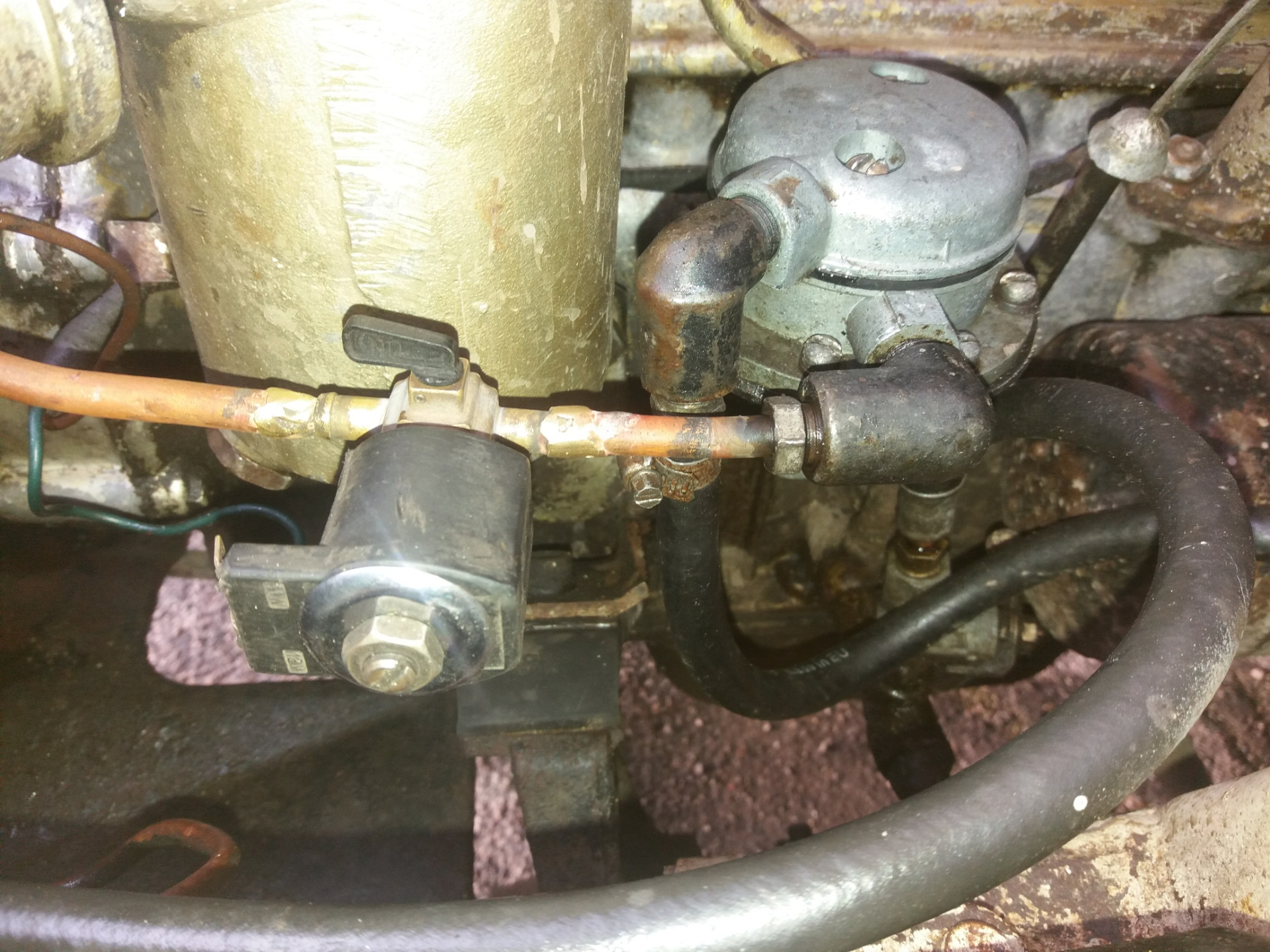 схема бензопровода газ 69. бензопровод на уаз 469. шланг сепаратора 2110. бензопровод газопровод. бензопровод газопровод.