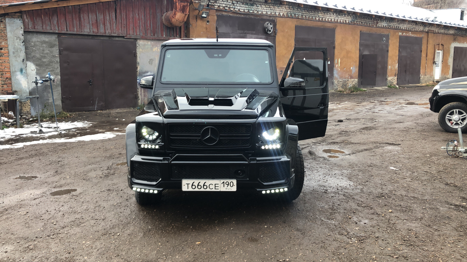 Мерседес на угле