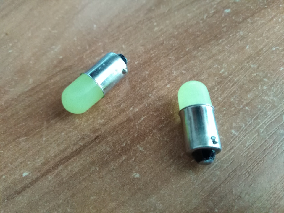 Крышка бака и диоды в габариты — ИЖ 2126, 1,6 л, 2005 года | стайлинг ...