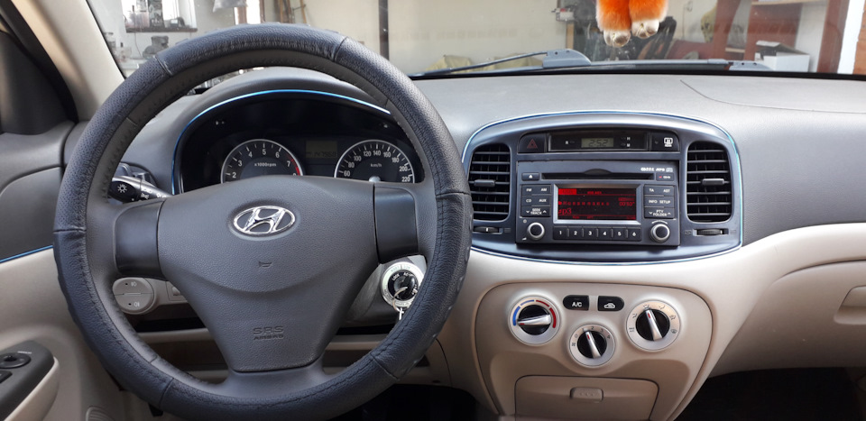 Stajling Interera Hyundai Accent 1 4 L 2008 Goda Na Drive2