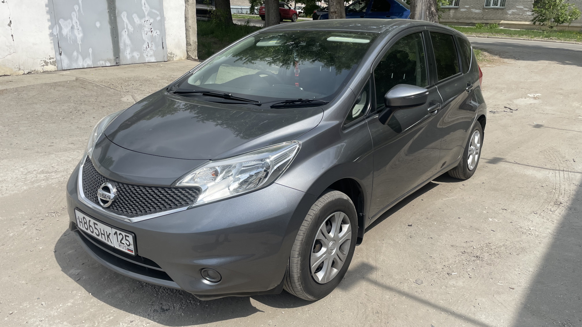 Nissan Note (2G) 1.2 бензиновый 2015 | Серые 1,2 на DRIVE2