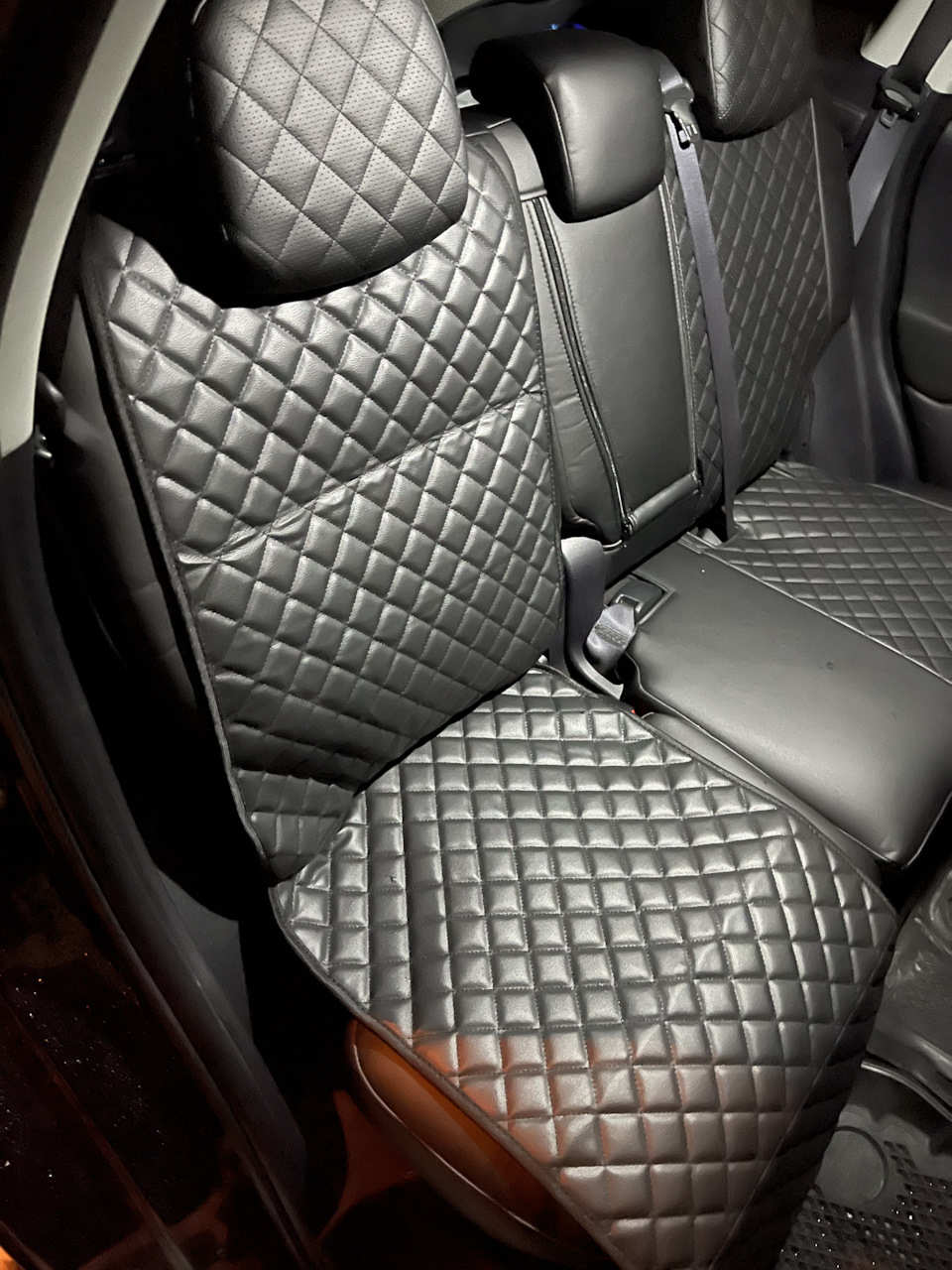 Накидка под детское автокресло ;) — Mitsubishi Outlander XL, 2 л, 2010 ...