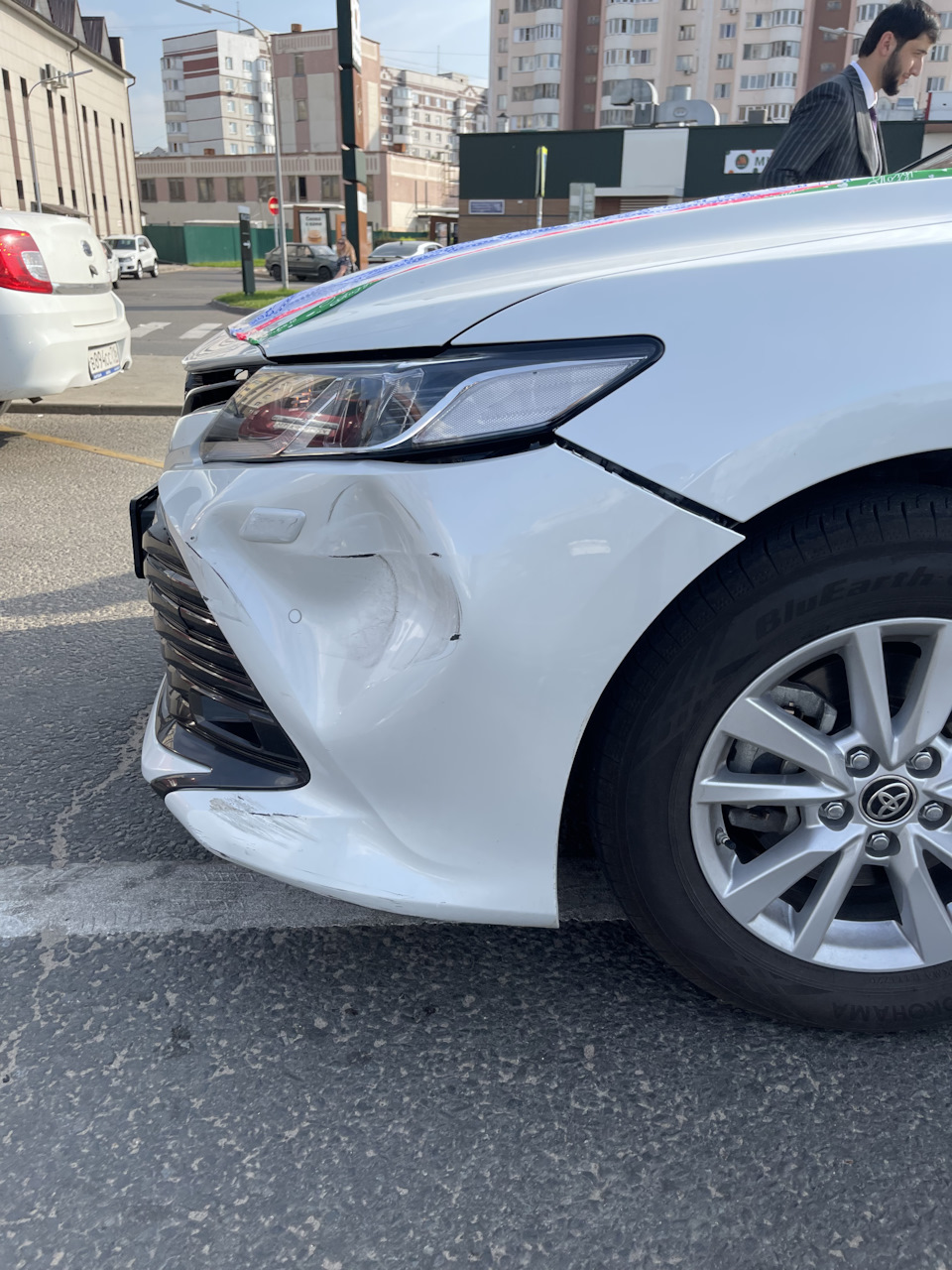 Въехали по пьяне — Toyota Camry (XV70), 2,5 л, 2020 года | ДТП | DRIVE2