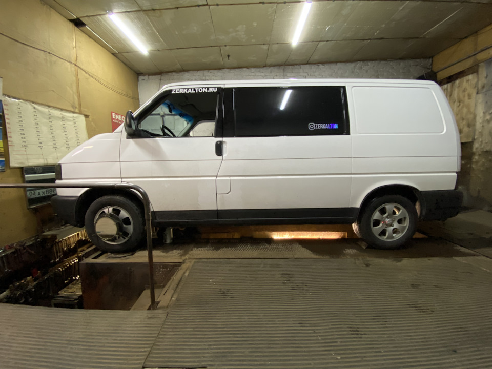 2 4 Volkswagen Transporter T4 1 9