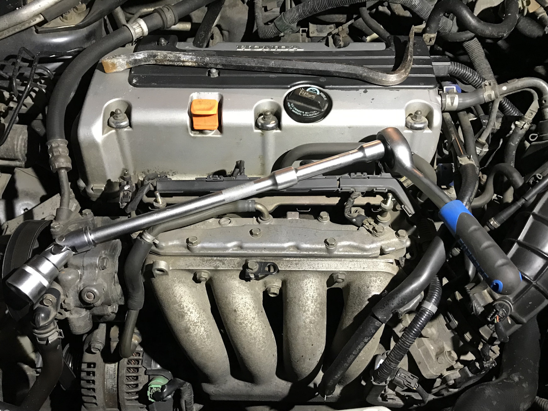 Замена датчика детонации Honda Accord 7 — Honda Accord (7G), 2 л, 2003 ...