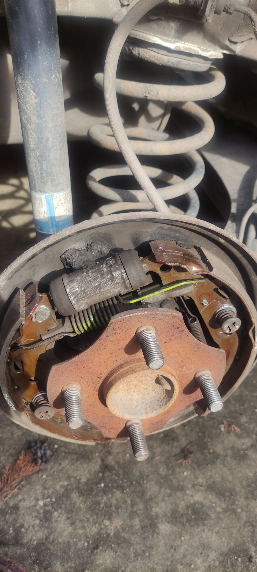 Скрежет при торможении сзади. Тойота Функарго. — Toyota Funcargo, 1,3 л ...