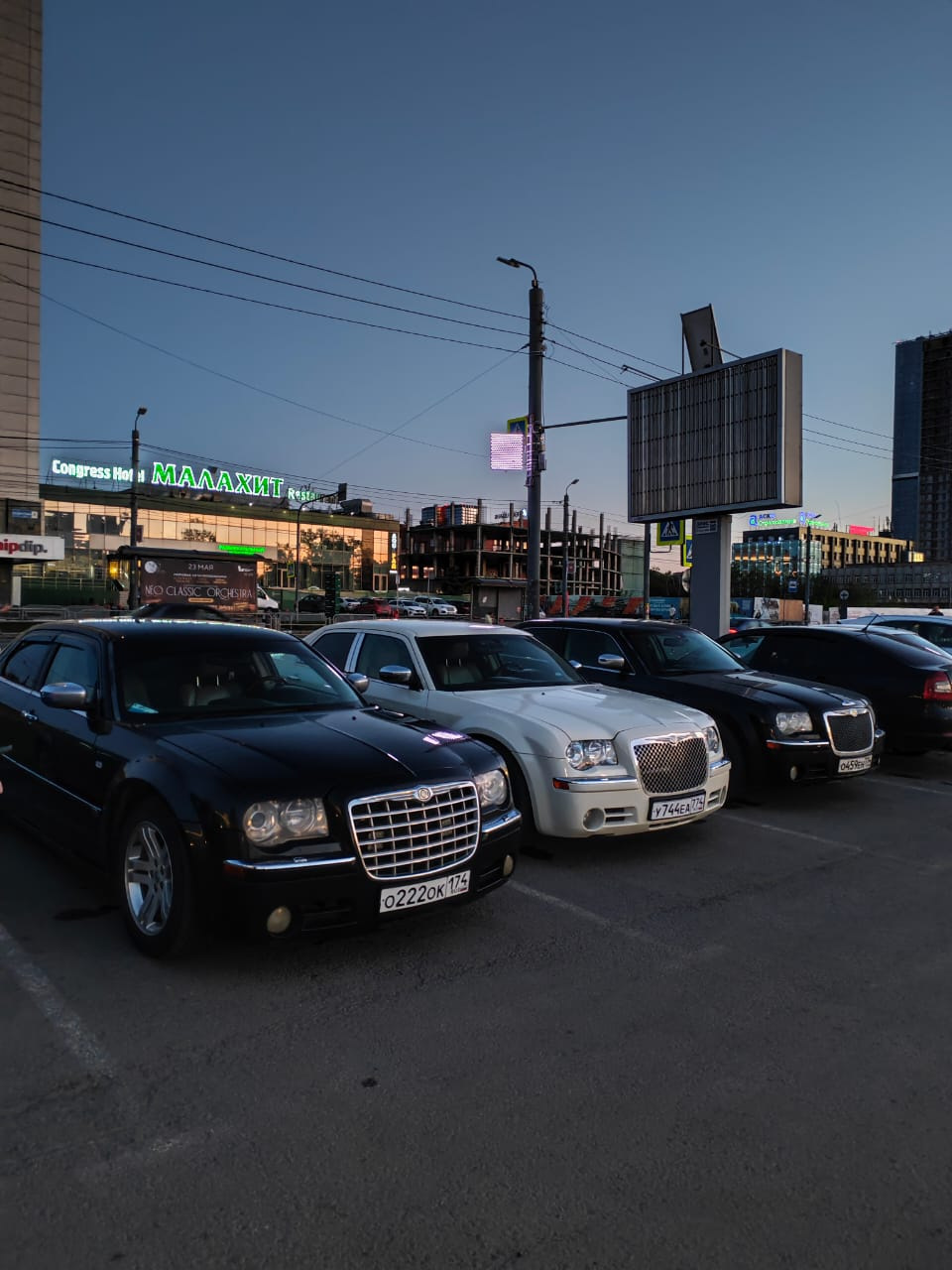 Фото в бортжурнале Chrysler 300C (1G). Запчасти на фото: CLASSIC