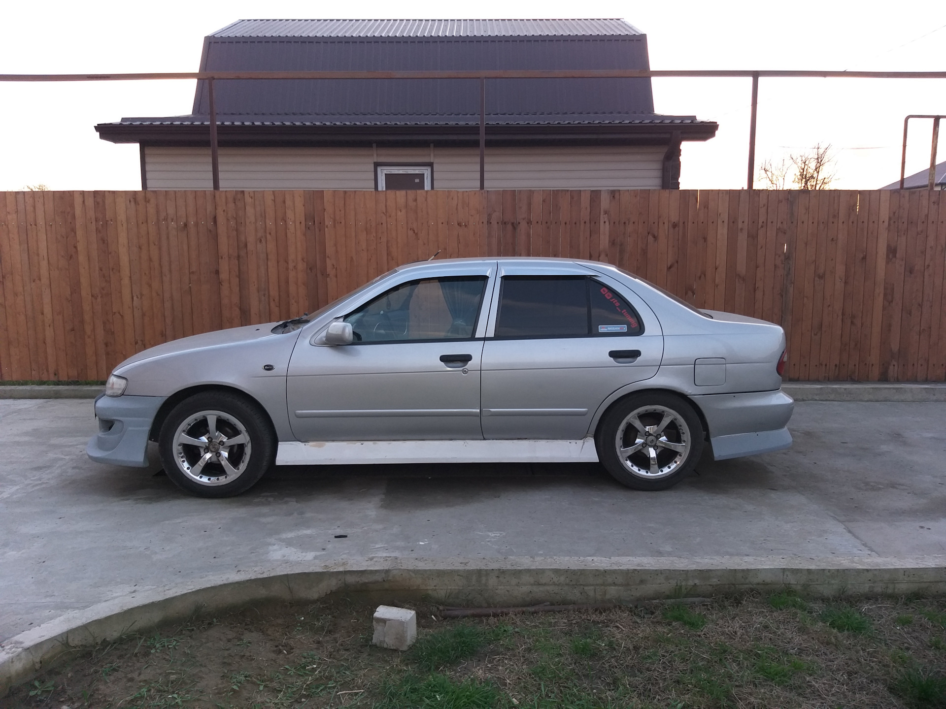 Диски ,/pulsar. Nissan pulsar диски. Nissan pulsar n15 4wd седан. Колеса ниссан пульсар. Колеса ниссан пульсар.