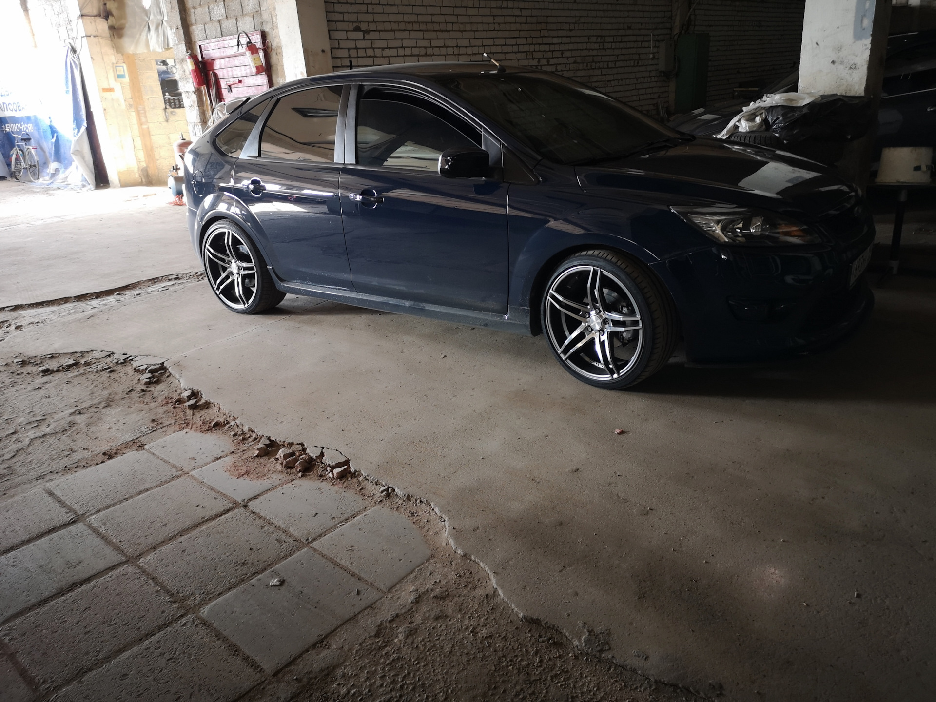 Диски на форд 2. Ford Focus 2 диски r16. Ford Focus r19. Фокус 2 r19. Форд фокус 2 r19.