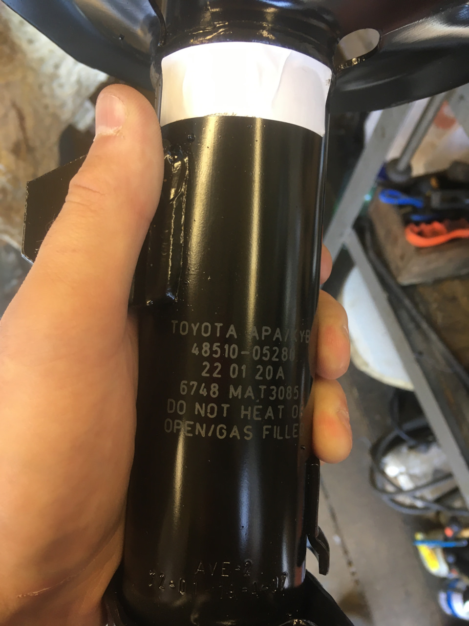 Передние стойки, пыльники стоек, ступичный подшипник — Toyota Avensis ...