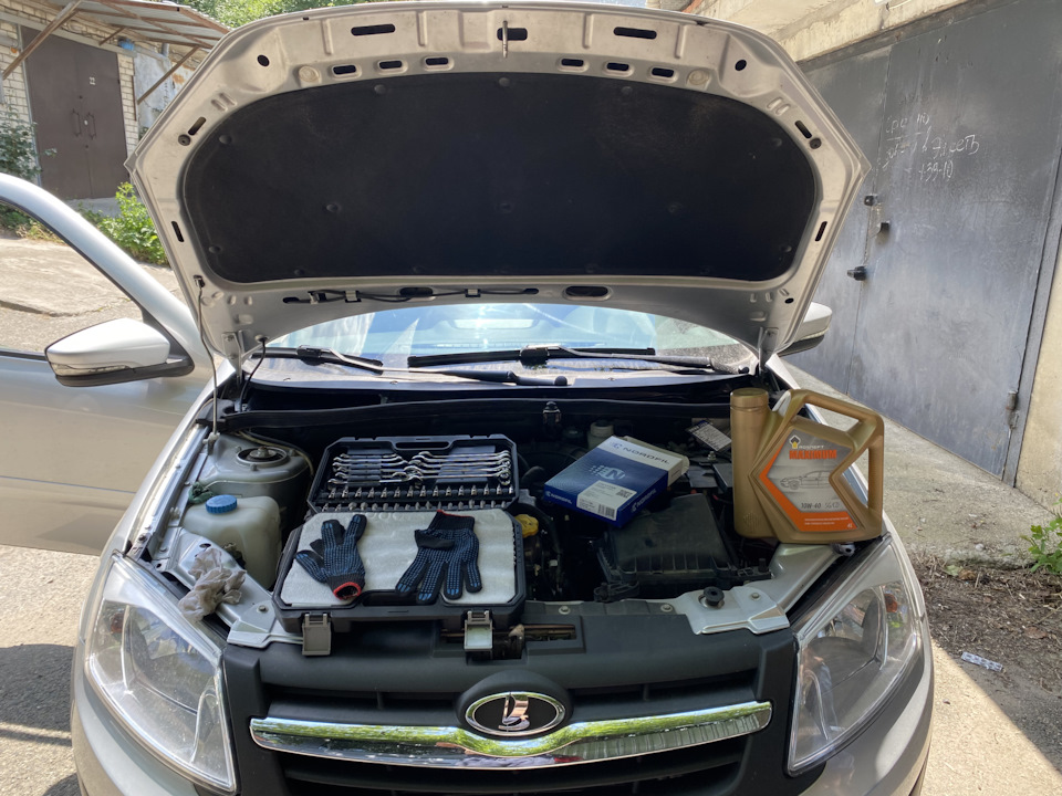 Замена салонного фильтра, замена масла, разбитая ПТФ — Lada Гранта ...