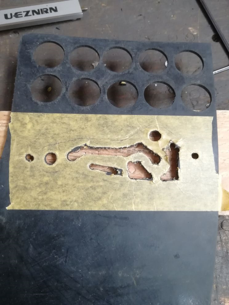 Прорезать где надо — Nissan Almera Tino