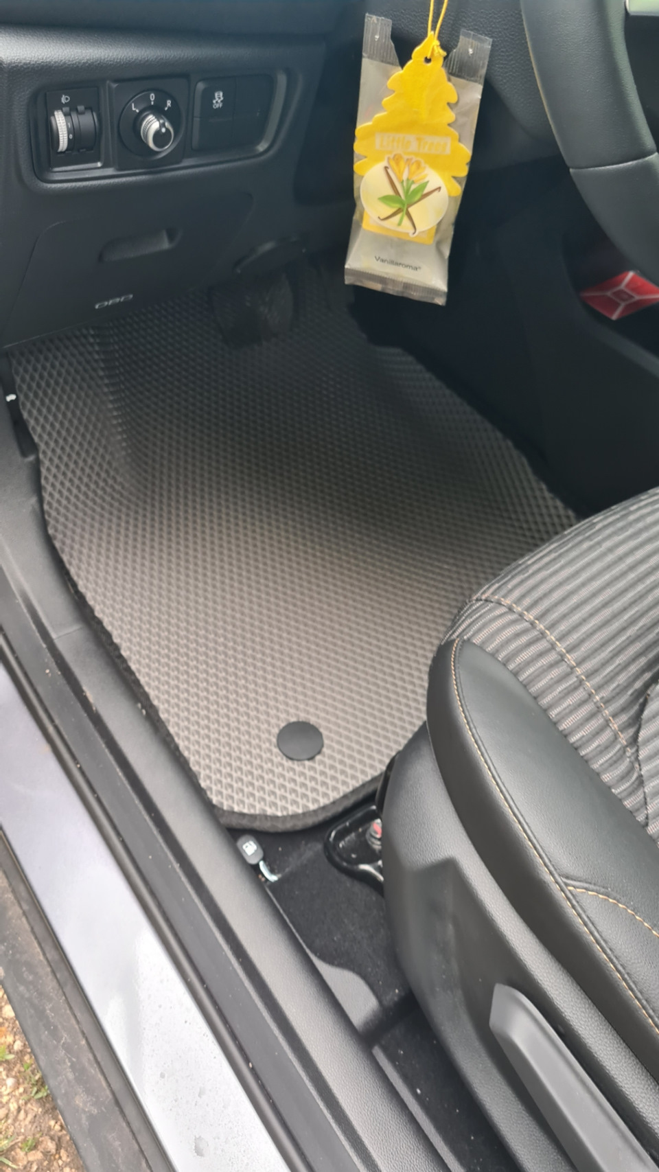 Тонировка — Москвич 3, 1,5 л, 2023 года | аксессуары | DRIVE2