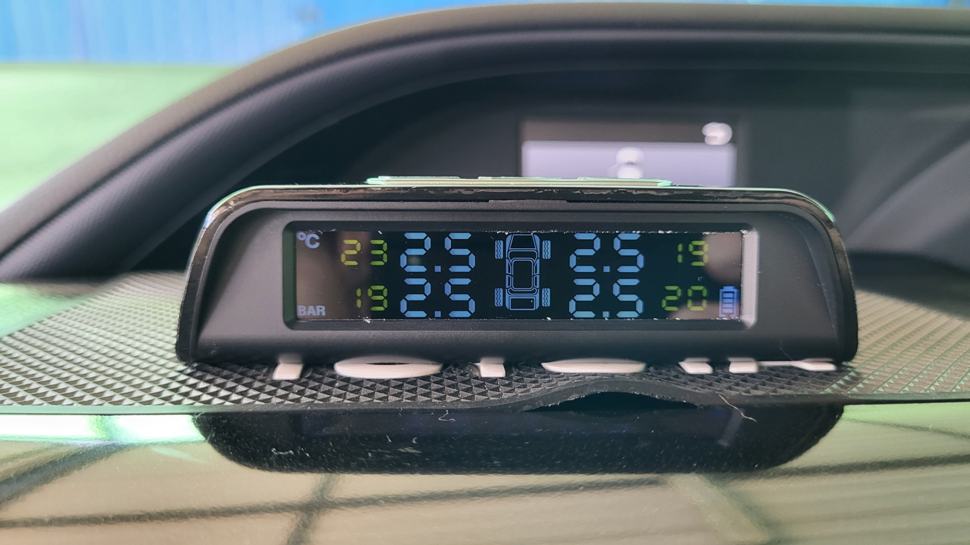 Система контроля давления в шинах TPMS — Toyota Voxy (3G), 1,8 л, 2015 года  | аксессуары | DRIVE2