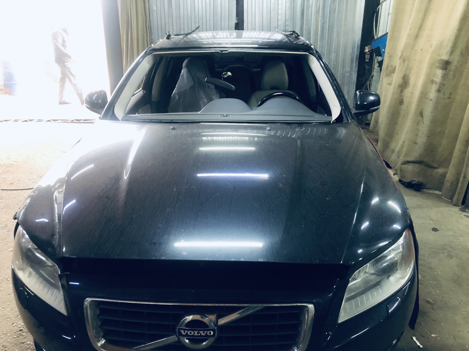 Течёт ручей…Переклейка лобового стекла — Volvo S80 (2G), 2,5 л, 2013 ...