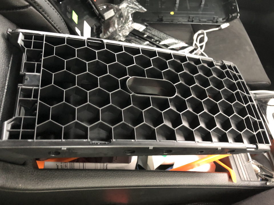 Середина — Skoda Superb Mk3