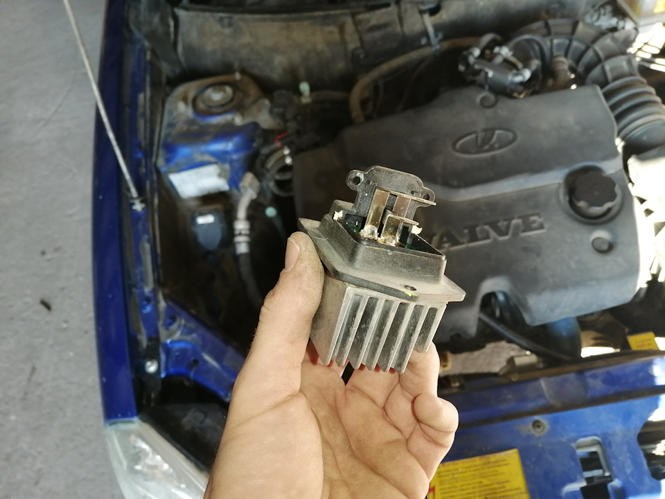 Ремонт регулятора частоты вращения печки — Lada Приора хэтчбек, 1,6 л ...