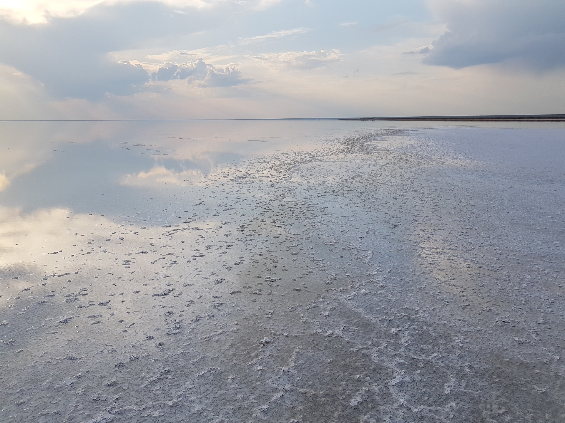 Крупное соленое озеро россии