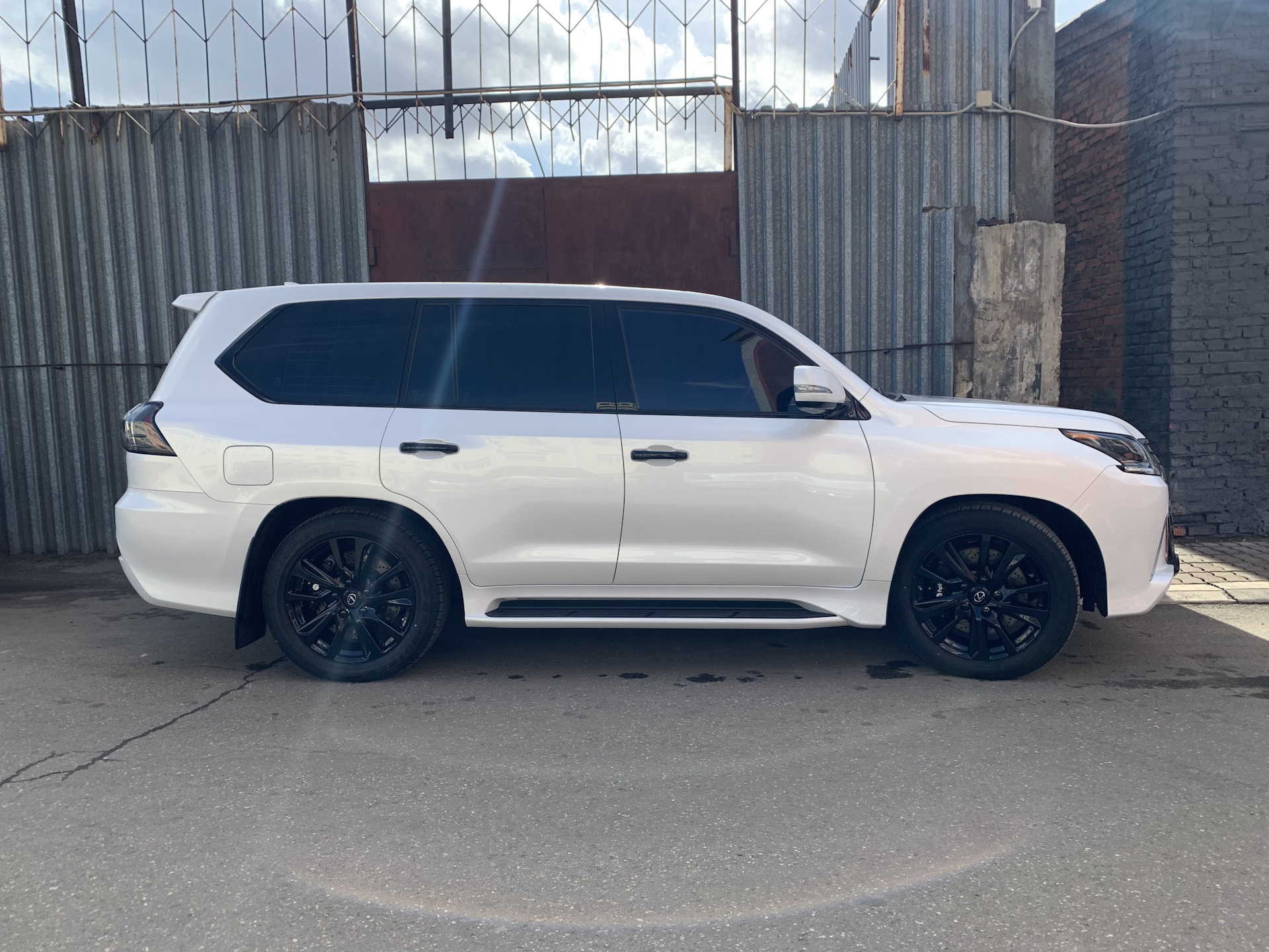 Электронная тонировка Lexus LX — AMGAR на DRIVE2