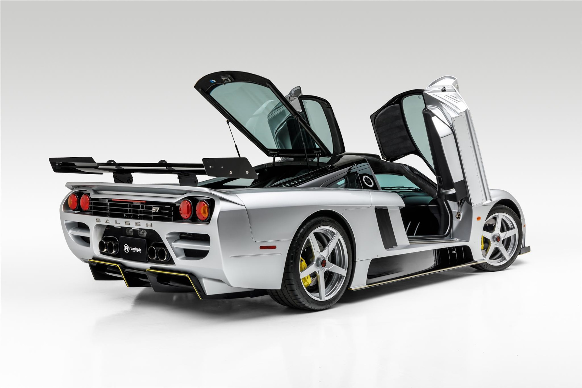 Saleen S7 LM – Рожденный дважды американский среднемоторный суперкар! —  «История автомобилестроения» на DRIVE2