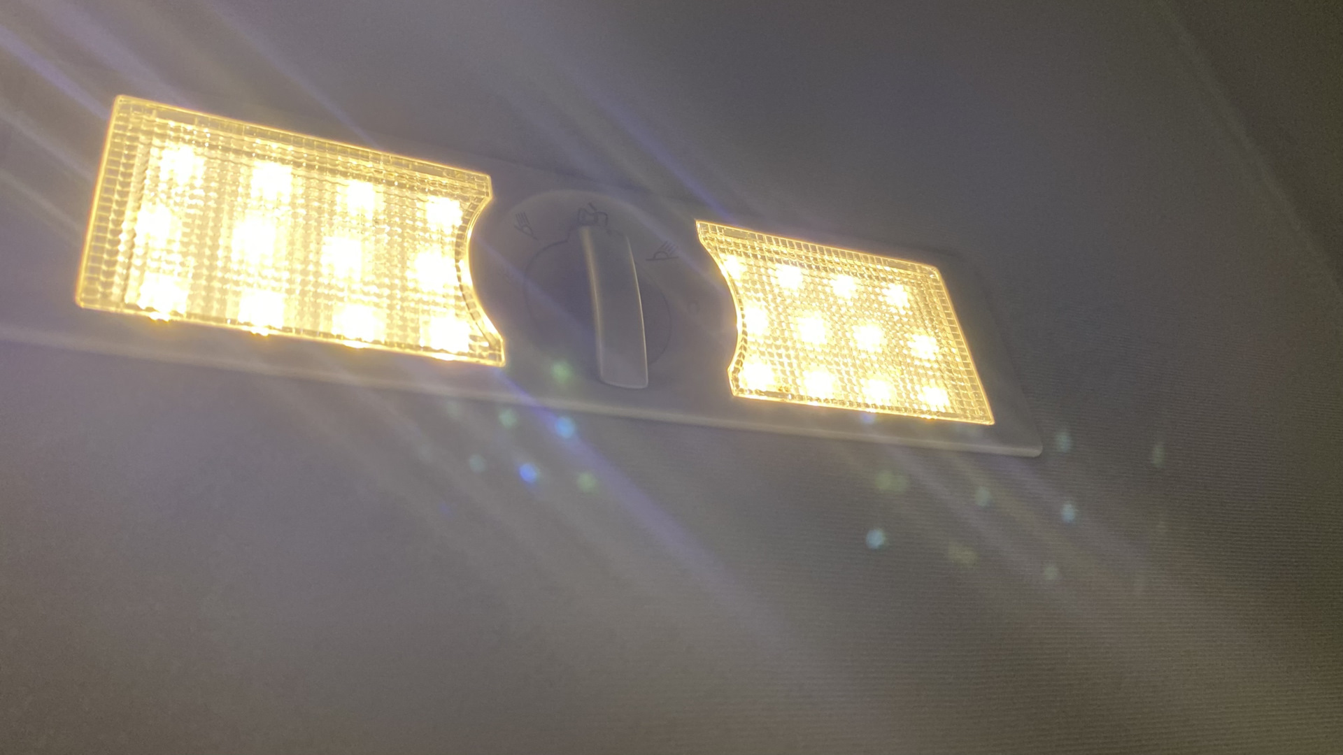 Замена освещения салона — SEAT Altea Freetrack, 2 л, 2012 года | своими ...