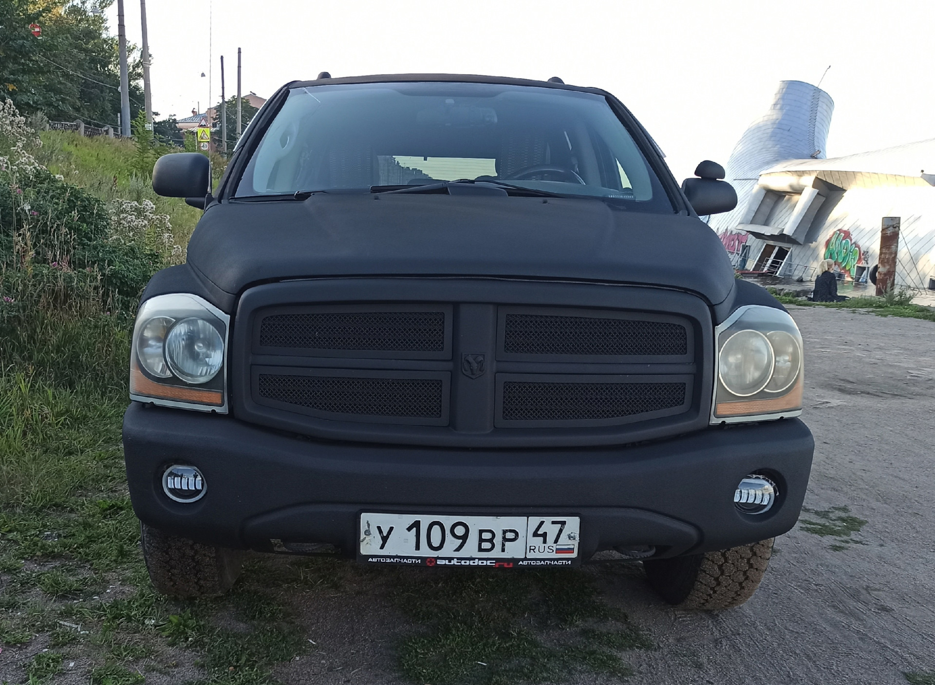 Dodge Durango 2 красный матовый