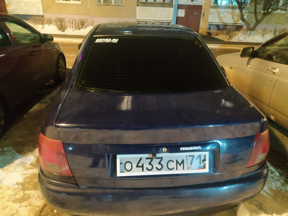 Наклеил наклейку — Audi A4 (B5), 1,6 л, 1997 года | просто так | DRIVE2