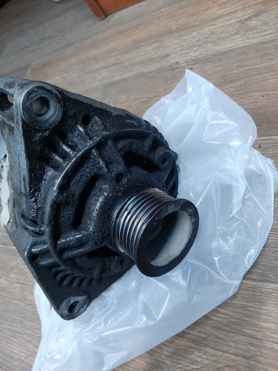 Перезаряд аккумулятора. Замена генератора. — Mercedes-Benz E-class ...