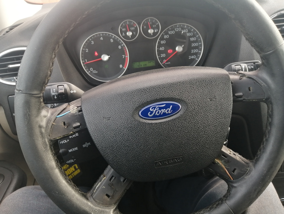 Замена оплетки руля. — Ford Focus Sedan II, 1,8 л, 2006 года | своими ...