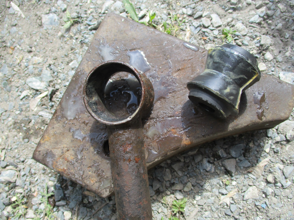 втулка смазана и готова — Lada 21061