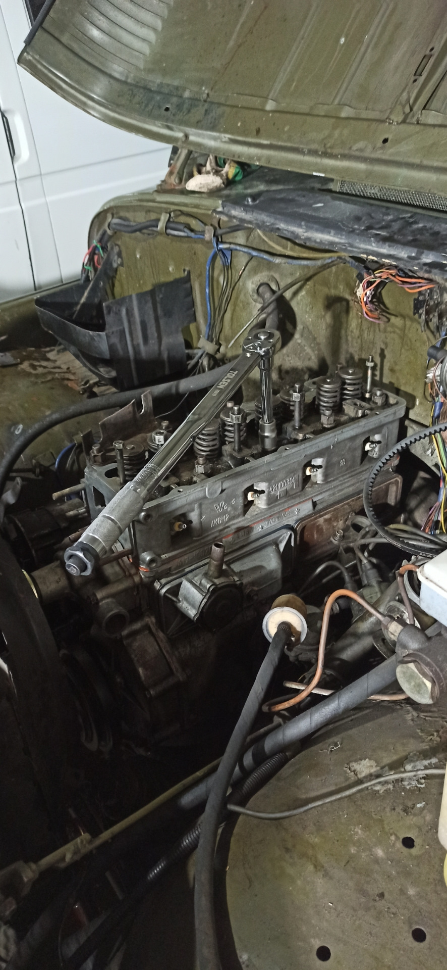 Замена прокладки ГБЦ и самой ГБЦ от УМЗ 421 — УАЗ 469, 2,4 л, 1993 года ...