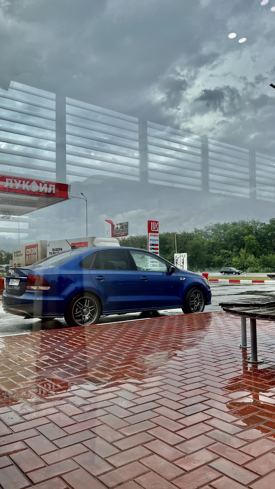 Противотуманные фары, обслуживание — Volkswagen Polo Sedan GT, 1,4 л ...