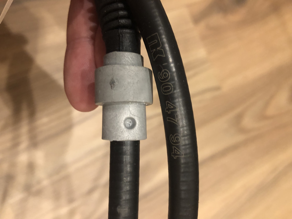 Подклинивает заднее колесо — замена тросов ручника — Skoda Octavia A4 ...