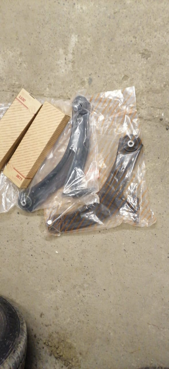 Рычаги я стойки стабилизатора — Nissan Qashqai (1G), 1,6 л, 2011 года ...