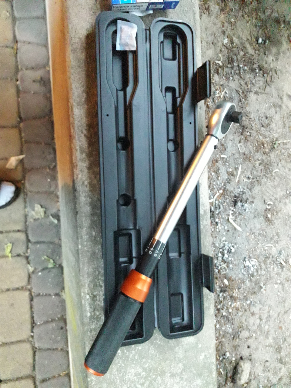 Вибрация и затяжка колесных гаек — Honda CR-V (RE), 2 л, 2011 года ...