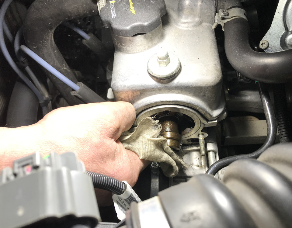 #16 Пропал заряд генератора. Устранили течь масла. — Lada Гранта, 1,6 л ...