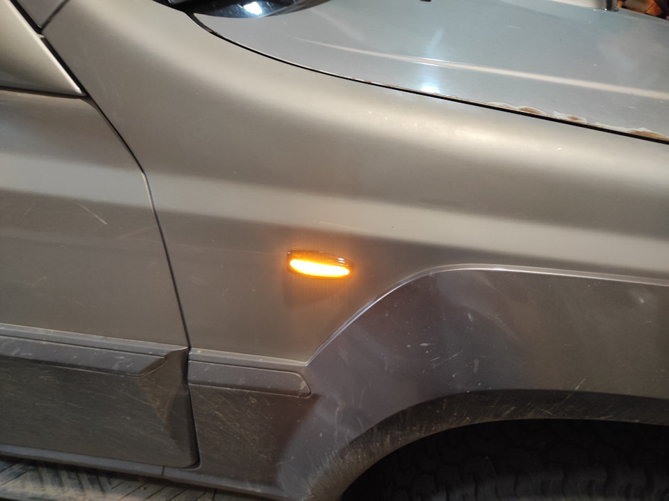 Замена штатных поворотников на крыле, черные бегущие огни. — Hyundai ...