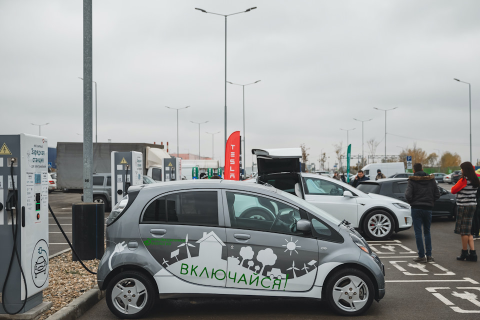 Экодрайв. Электроавтомобиль Адыгея. Парковки для электроавтомобилей в Москве. Электроавтомобили в Липецке. Стоянка электроавтомобилей под Парижем.